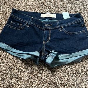 Hollister size 25